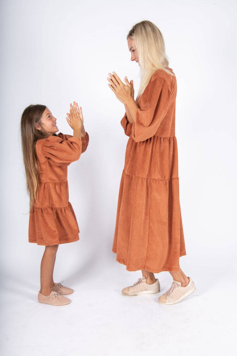 Olive E Miele MiniMe abito Kathy mattone Vendite Flash