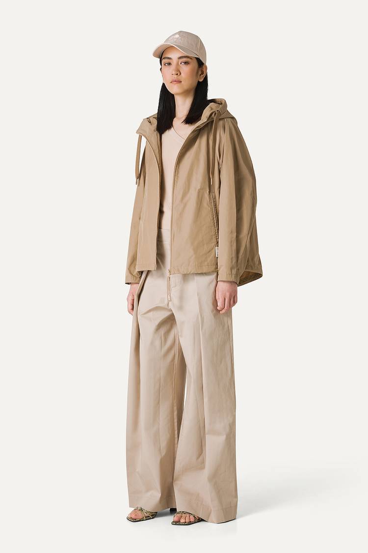Oof Wear GIACCA CORTA IN NYLON MEMORY CON ARRICIO SULLA SCHIENA 9139 - BEIGE Negozi Online
