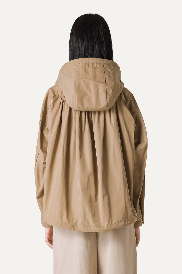 Oof Wear GIACCA CORTA IN NYLON MEMORY CON ARRICIO SULLA SCHIENA 9139 - BEIGE Negozi Online
