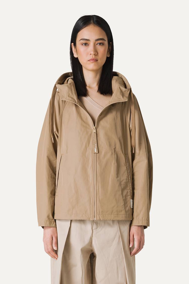 Oof Wear GIACCA CORTA IN NYLON MEMORY CON ARRICIO SULLA SCHIENA 9139 - BEIGE Negozi Online