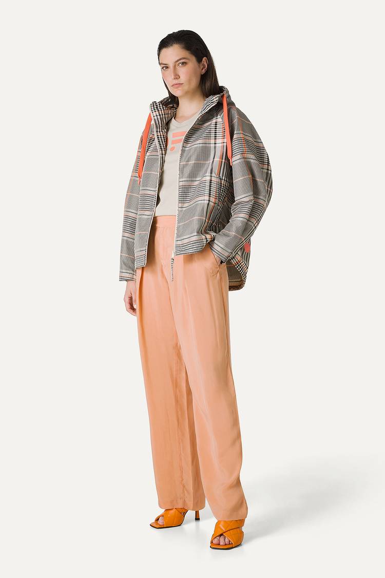 Oof Wear GIACCA CORTA IN NYLON MEMORY CON ARRICIO SULLA SCHIENA A DISEGNO CHECK 9139 - ARANCIO/CREMA Acquista Ora