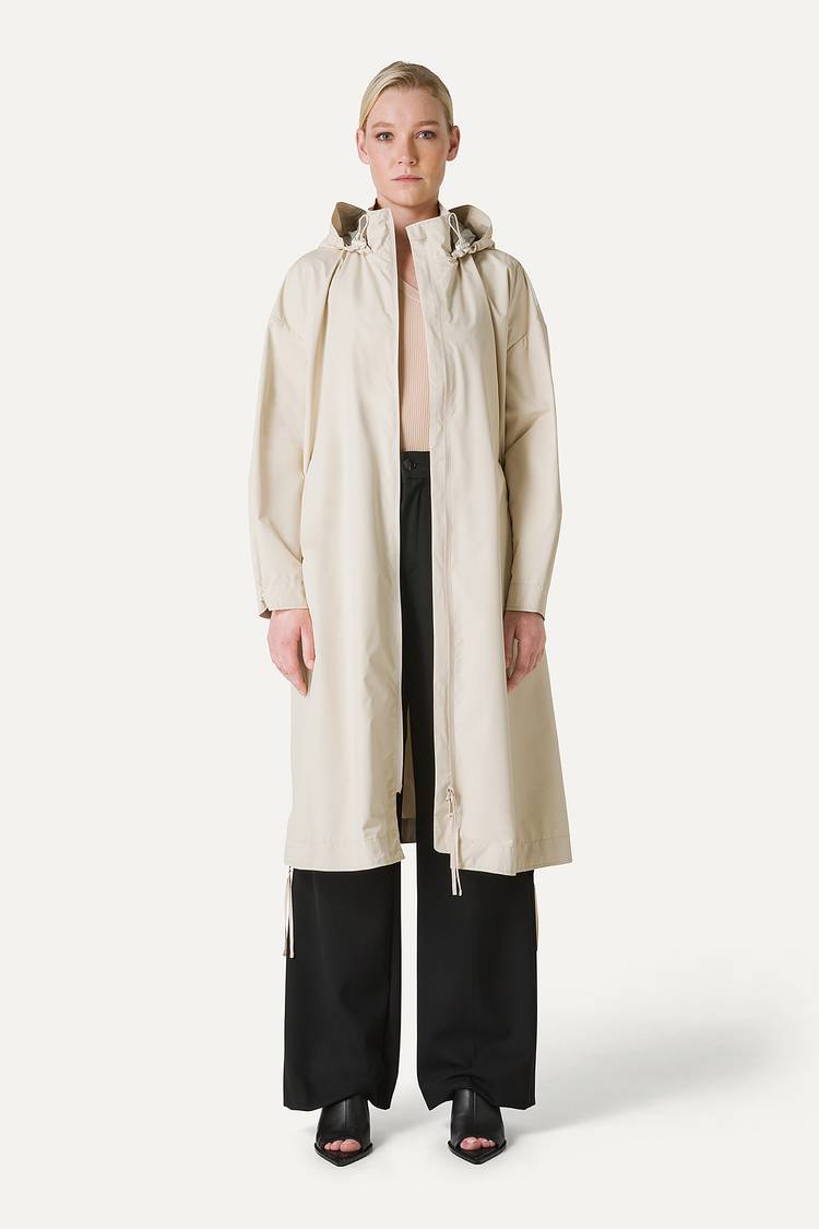 Oof Wear GIACCA LUNGA IN NYLON CON INTERNO ARGENTO 9216 - CREMA Spedizione Gratuita