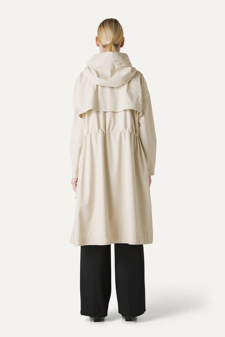Oof Wear GIACCA LUNGA IN NYLON CON INTERNO ARGENTO 9216 - CREMA Spedizione Gratuita