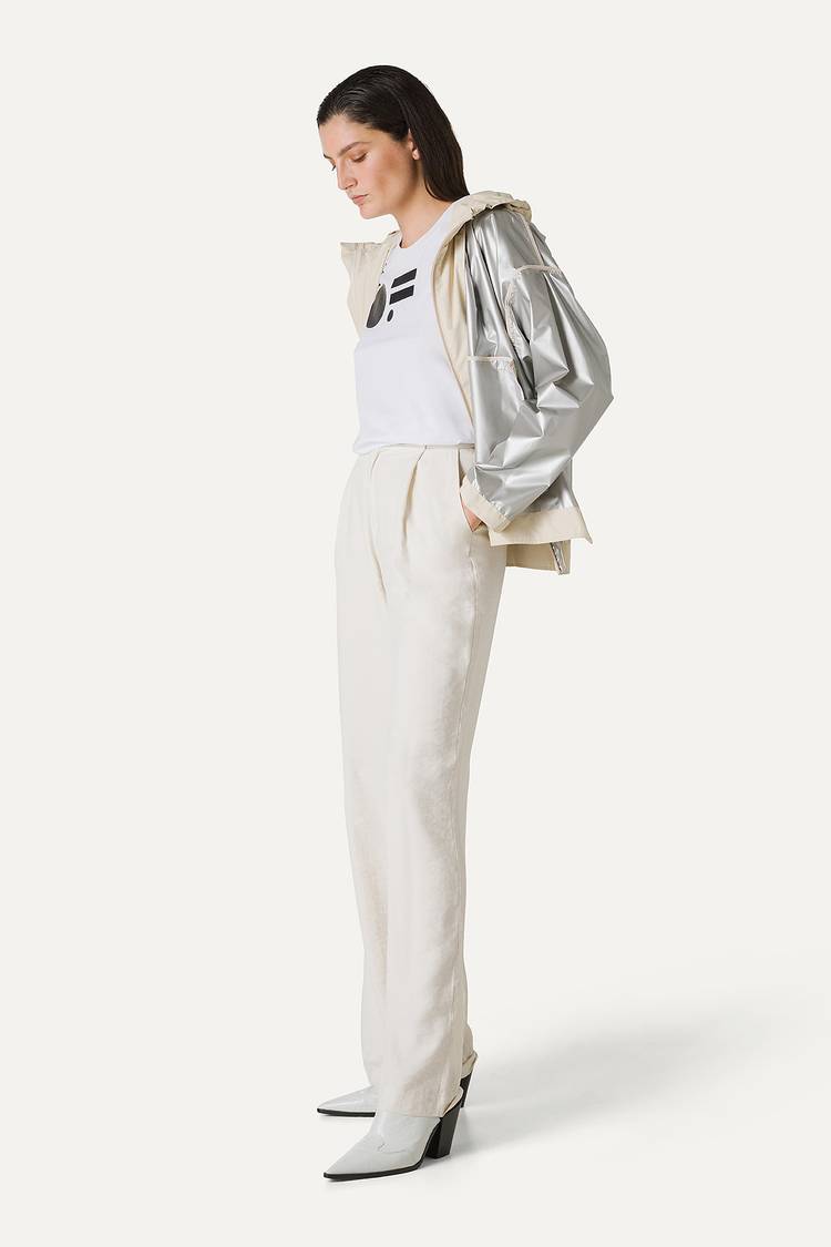 Oof Wear GIACCA CORTA IN NYLON CON INTERNO ARGENTO 9214 - CREMA Pezzi Unici