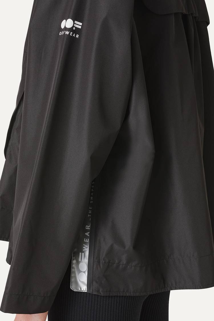 Oof Wear GIACCA CORTA IN NYLON CON INTERNO ARGENTO 9214 - NERO Qualità Garantita