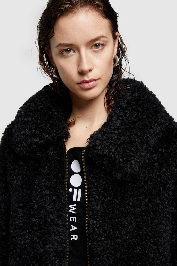 Oof Wear GIACCA CORTA 9258 IN PELLICCIA SINTETICA - NERO Spedizione Gratuita
