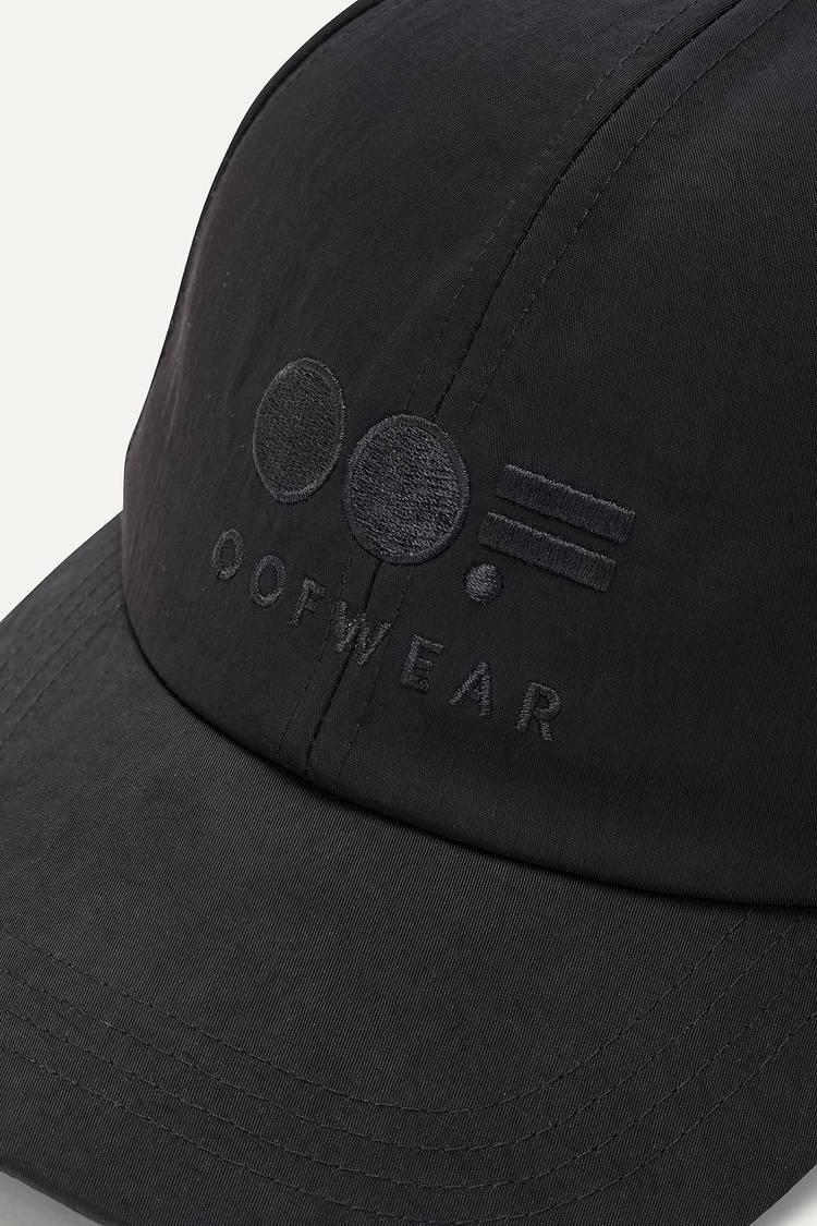 Oof Wear CAPPELLO CON VISIERA IN NYLON MEMORY 2009 - NERO Fino Al -60%