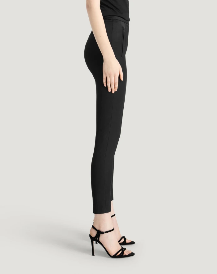 Pantaloni Torino Pantaloni Frida in satin fluido 2025
