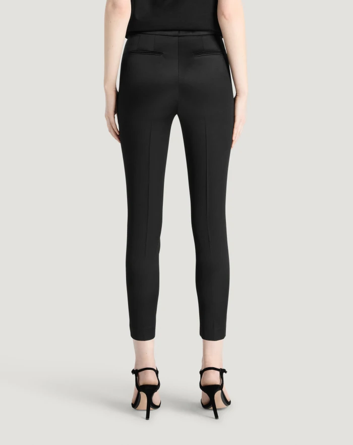 Pantaloni Torino Pantaloni Frida in satin fluido 2025