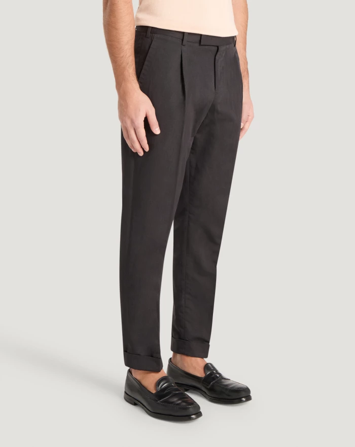 Pantaloni Torino Pantaloni Rebel in gabardina di cotone e lino 2025