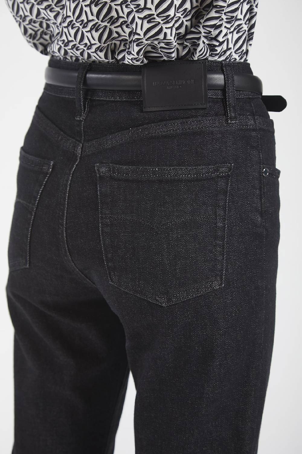 Piazza Sempione KRISTEN Pantalone 5 tasche slim fit in denim nero Convenienza