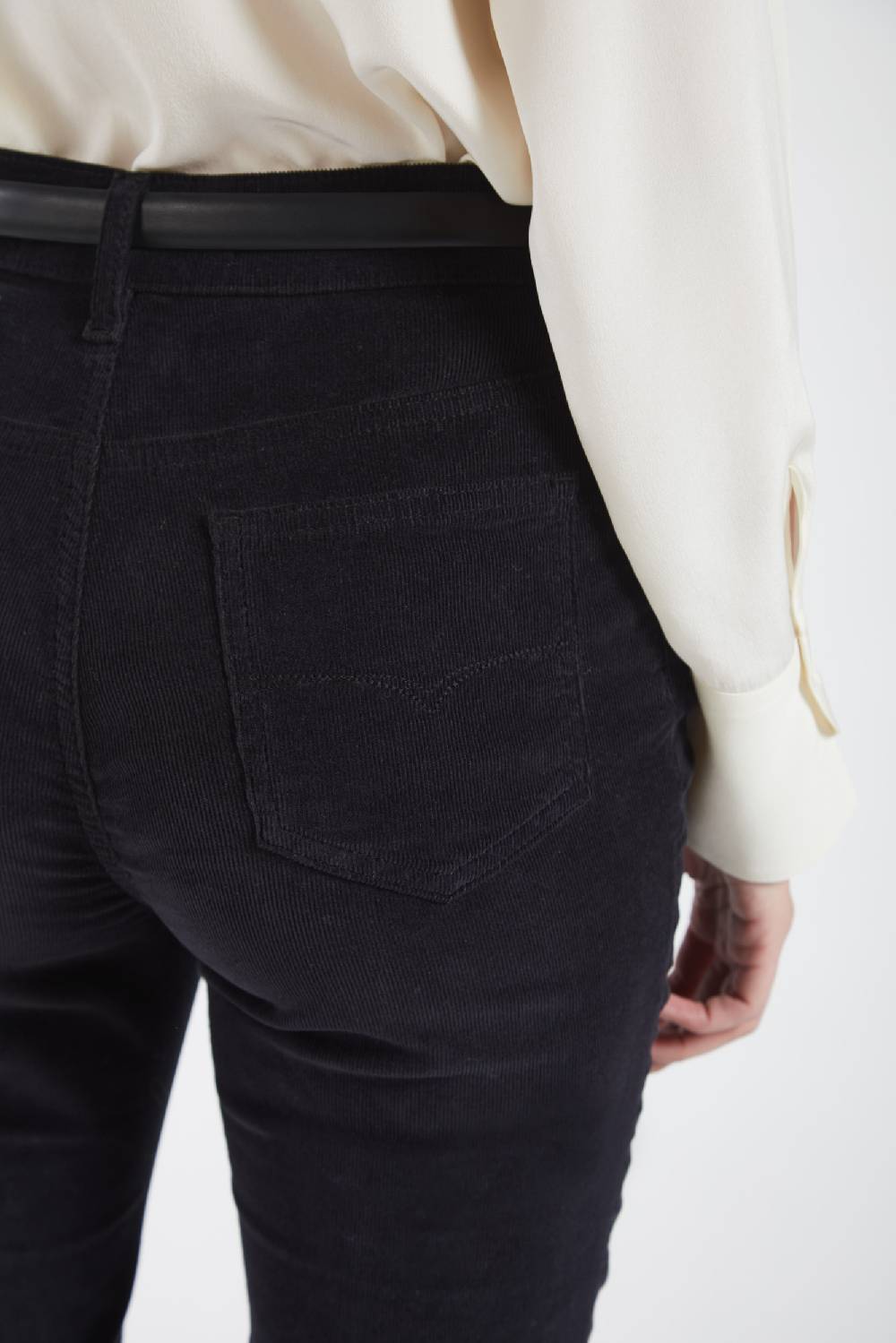 Piazza Sempione JENNIFER Pantalone bootcut con ricamo monogram Presa