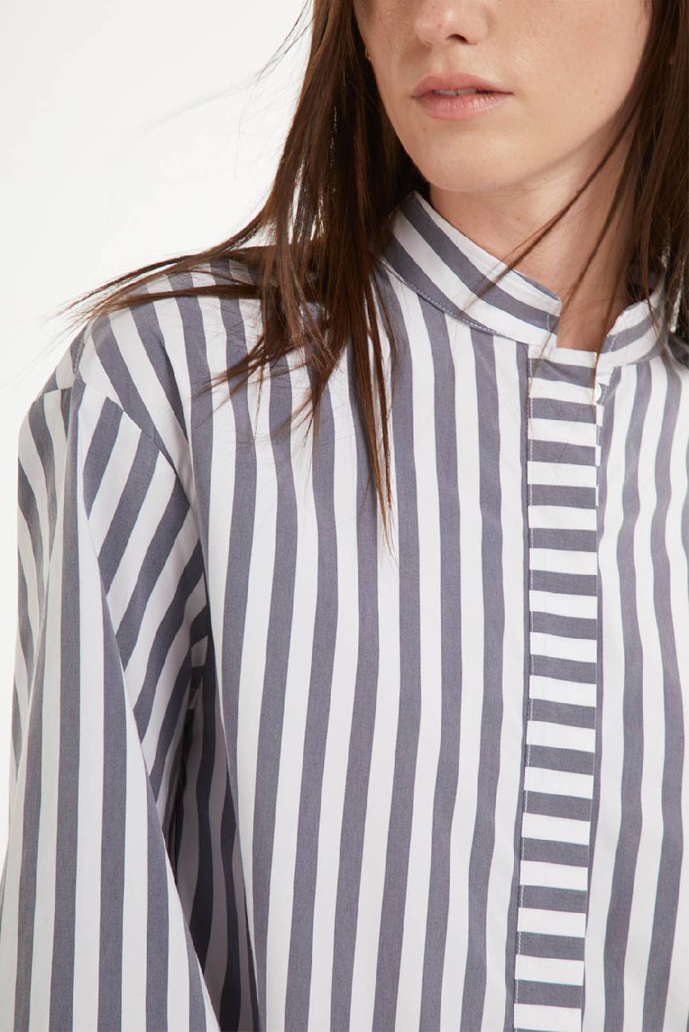 Piazza Sempione Camicia a righe verticali Sconto