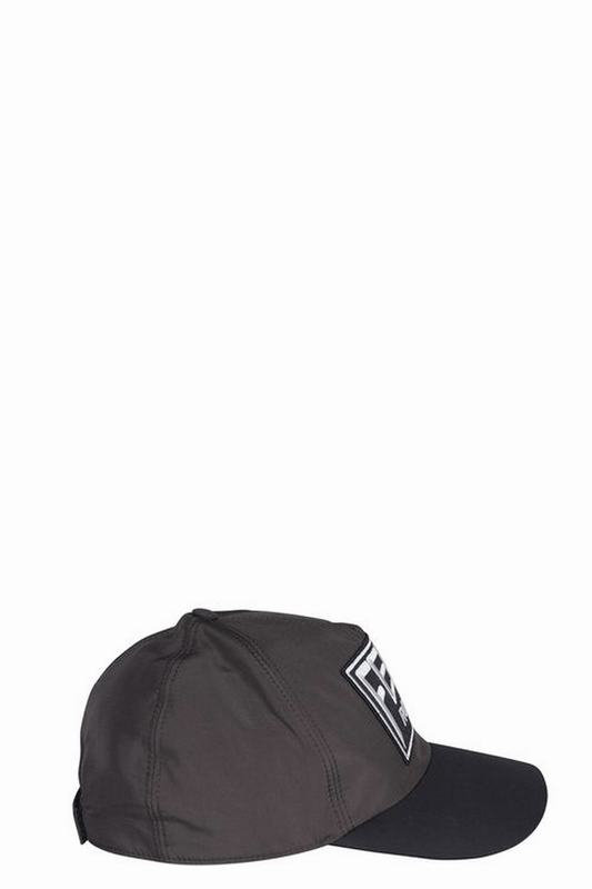 Fendi Cappelli Codice prodotto: FXQ768 AKVXF0ZAD ACQUISTA ORA