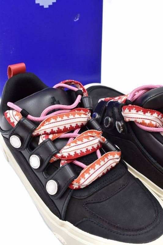 Marcelo Burlon Sneakers Codice prodotto: CMIA097F22LEA001 Acquista Ora