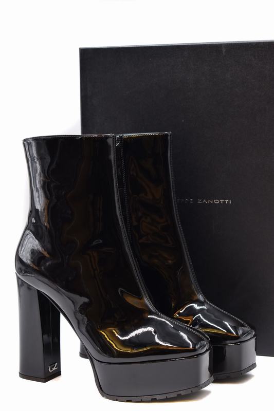 Giuseppe Zanotti Stivali Codice prodotto: I270017 Sostegno trimestrale