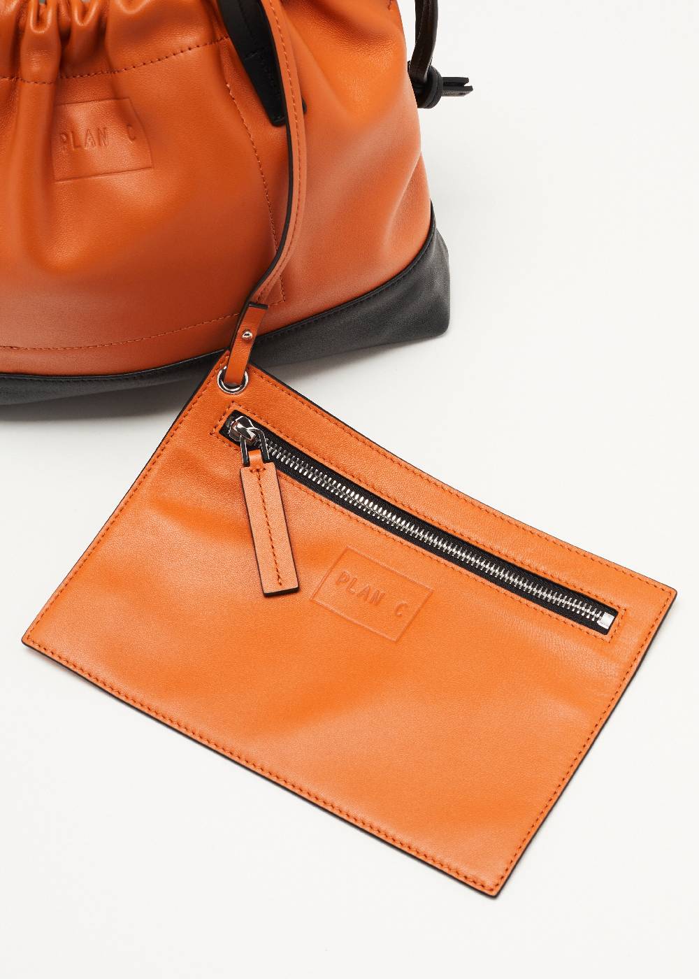Plan C BORSA PICCOLA IN PELLE CON COULISSE Vendite Flash