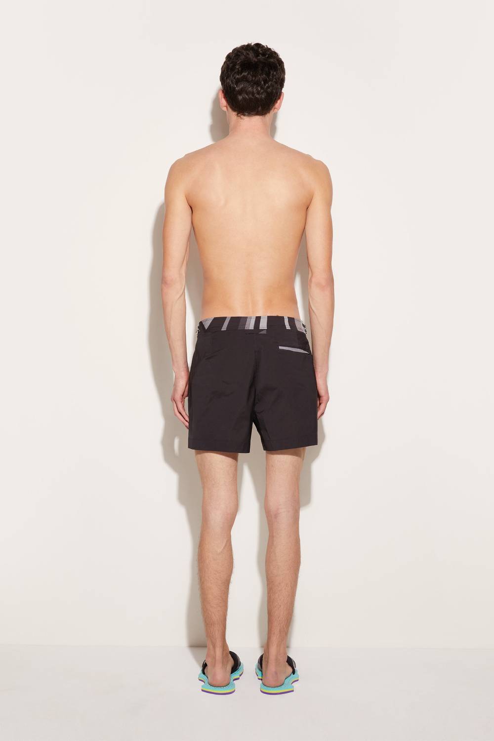 Pucci Shorts da mare con finiture Iride Acquista Ora