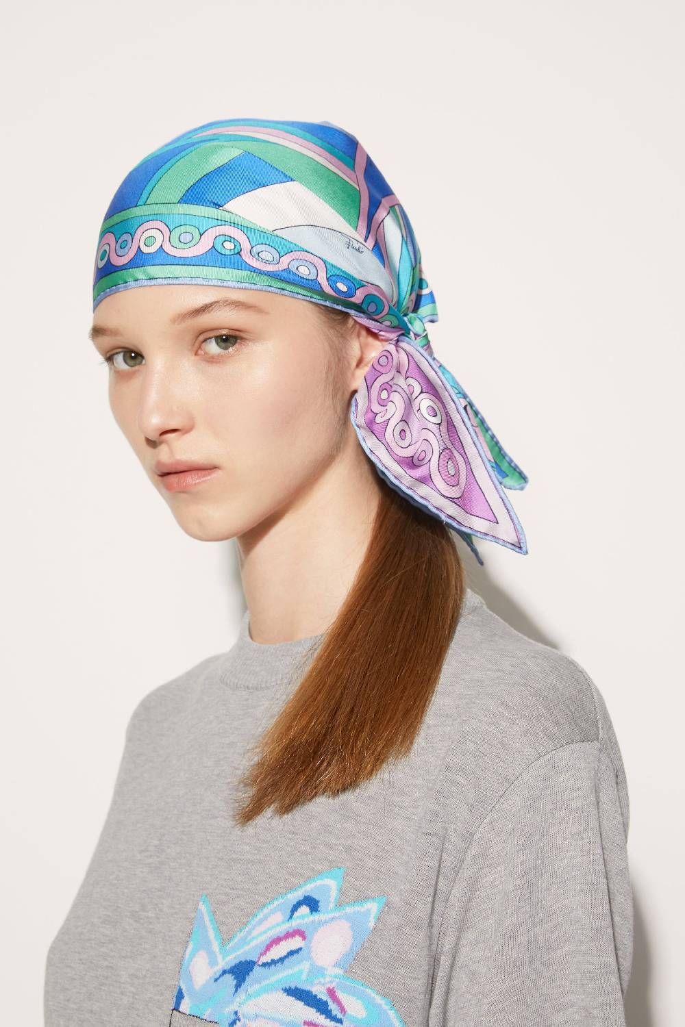 Pucci Foulard in seta con stampe Iride e Onde In Linea