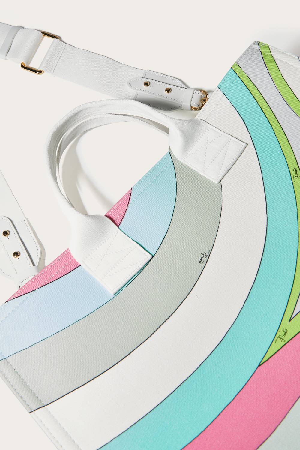 Pucci Iride-Print Changing Bag Fino al 65% di sconto