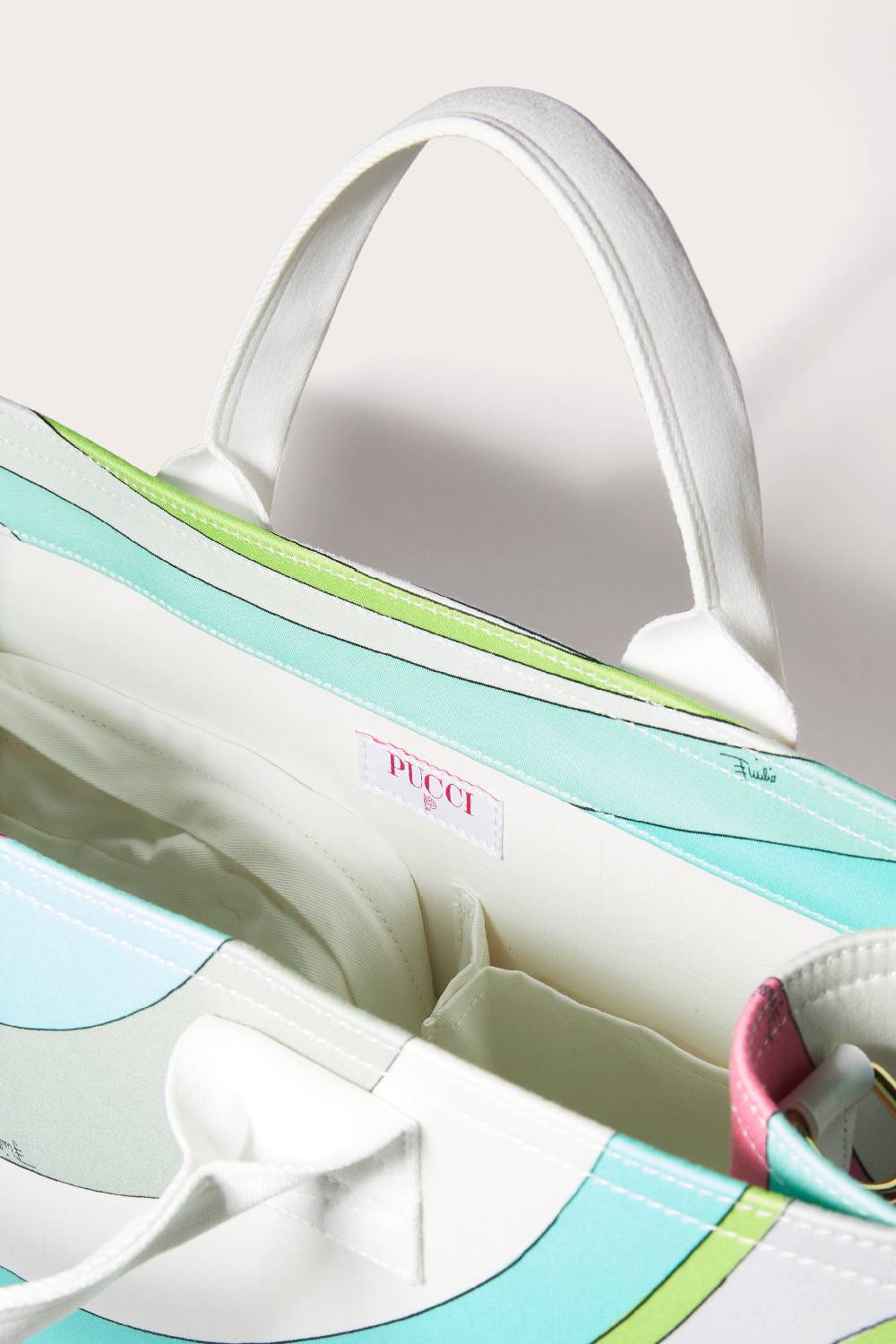 Pucci Iride-Print Changing Bag Fino al 65% di sconto
