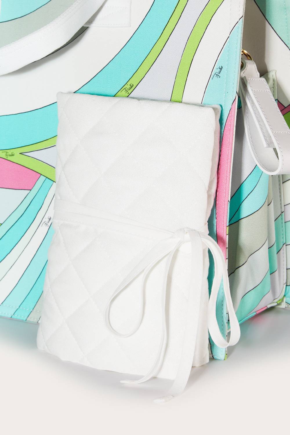 Pucci Iride-Print Changing Bag Fino al 65% di sconto