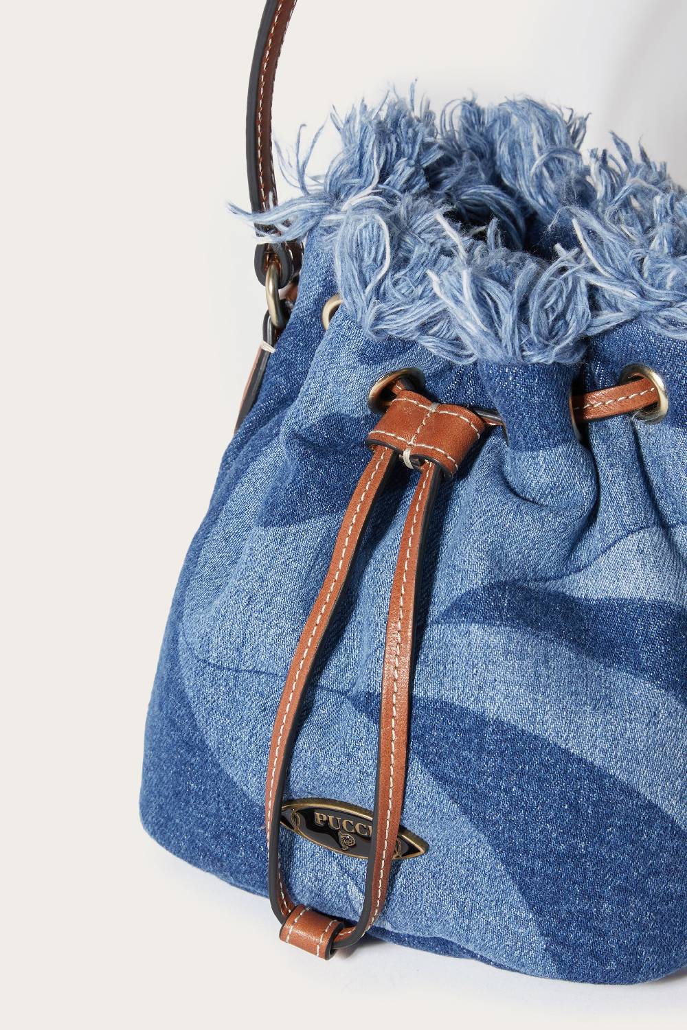 Pucci Borsa a secchiello Yummy in denim Offerta temporanea