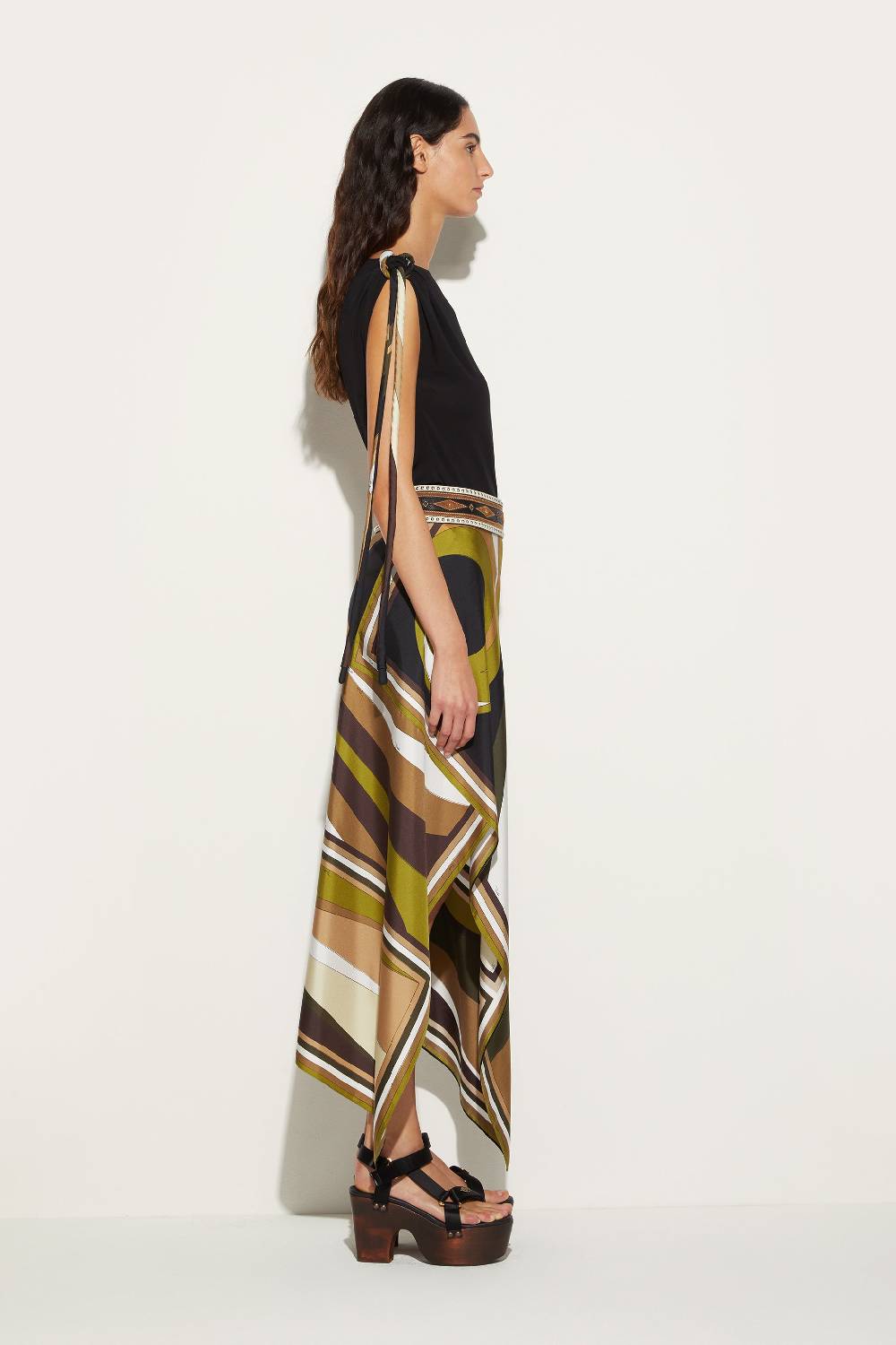 Pucci Top con finiture Vivara Discount Store per i nuovi prodotti