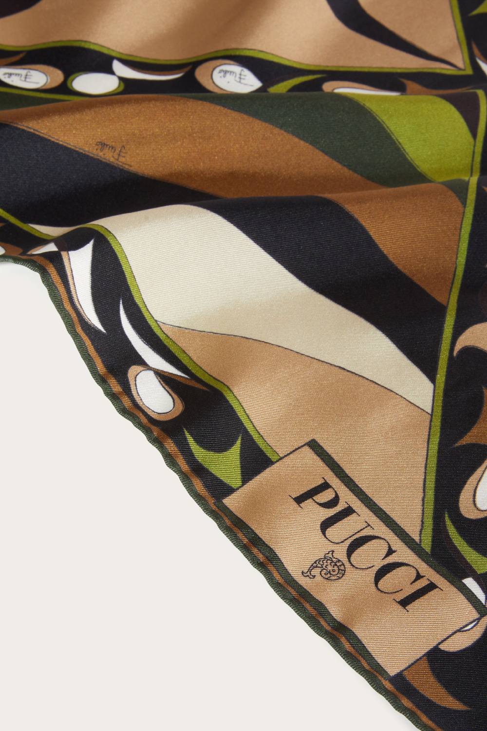 Pucci Foulard in seta con stampa Pesci In Linea