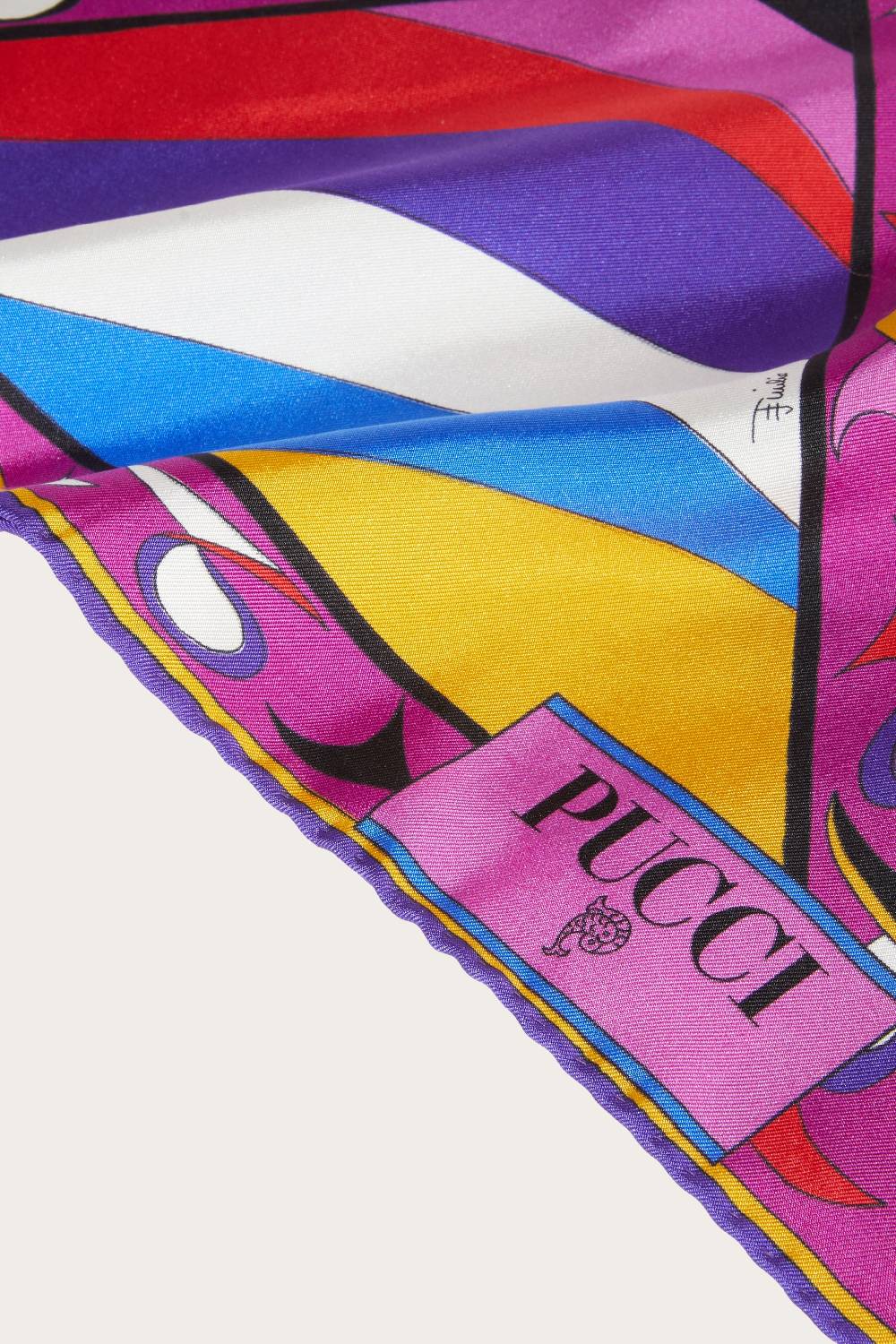 Pucci Foulard in seta con stampa Pesci Offerta natalizia