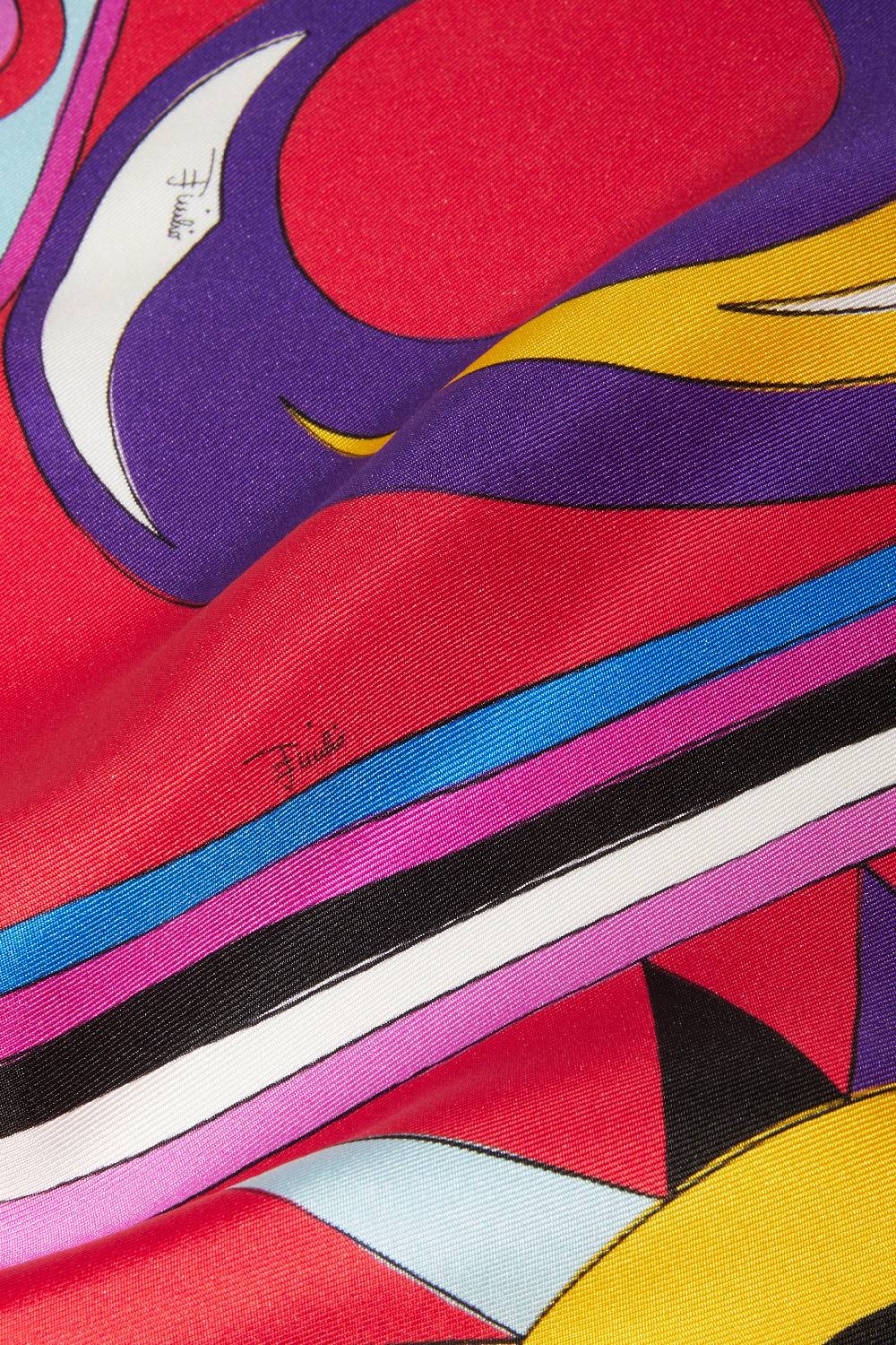 Pucci Carré piccolo in seta con stampa Cigni Super sconto