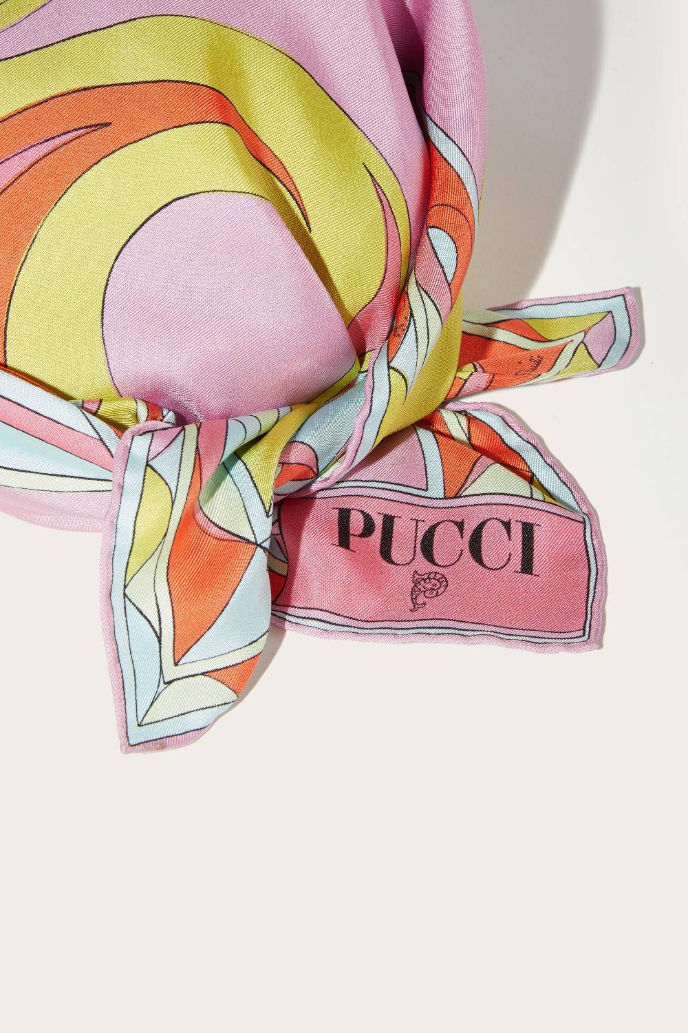 Pucci Cappello in seta con stampe Cigni e Iride Economico