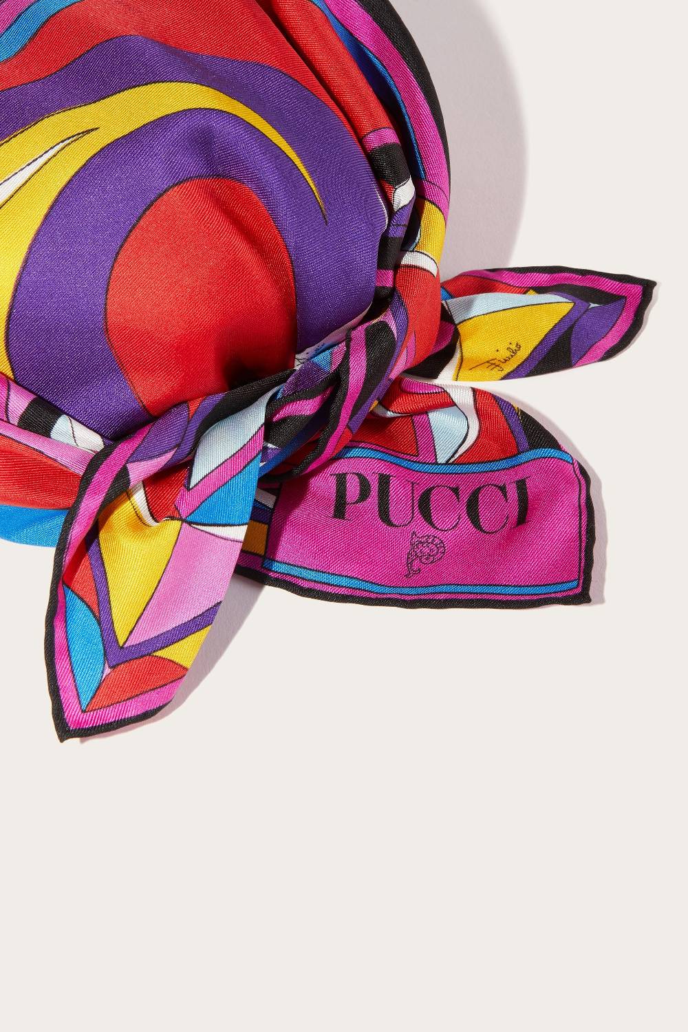 Pucci Cappello in seta con stampe Cigni e Iride In Vendita