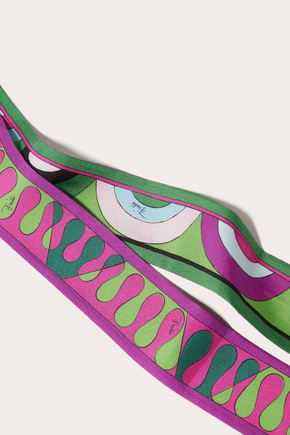 Pucci Foulard in seta con stampe Onde e Leocorno Prezzo Ridotto