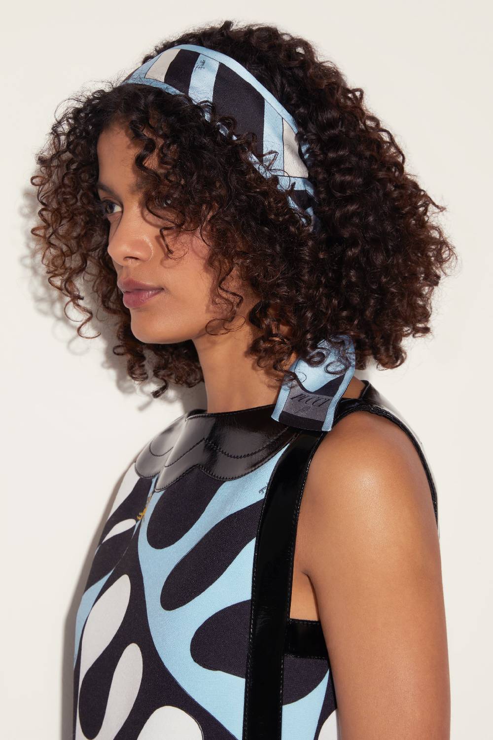 Pucci Foulard in seta con stampe Marmo e Iride Offerta Anniversario