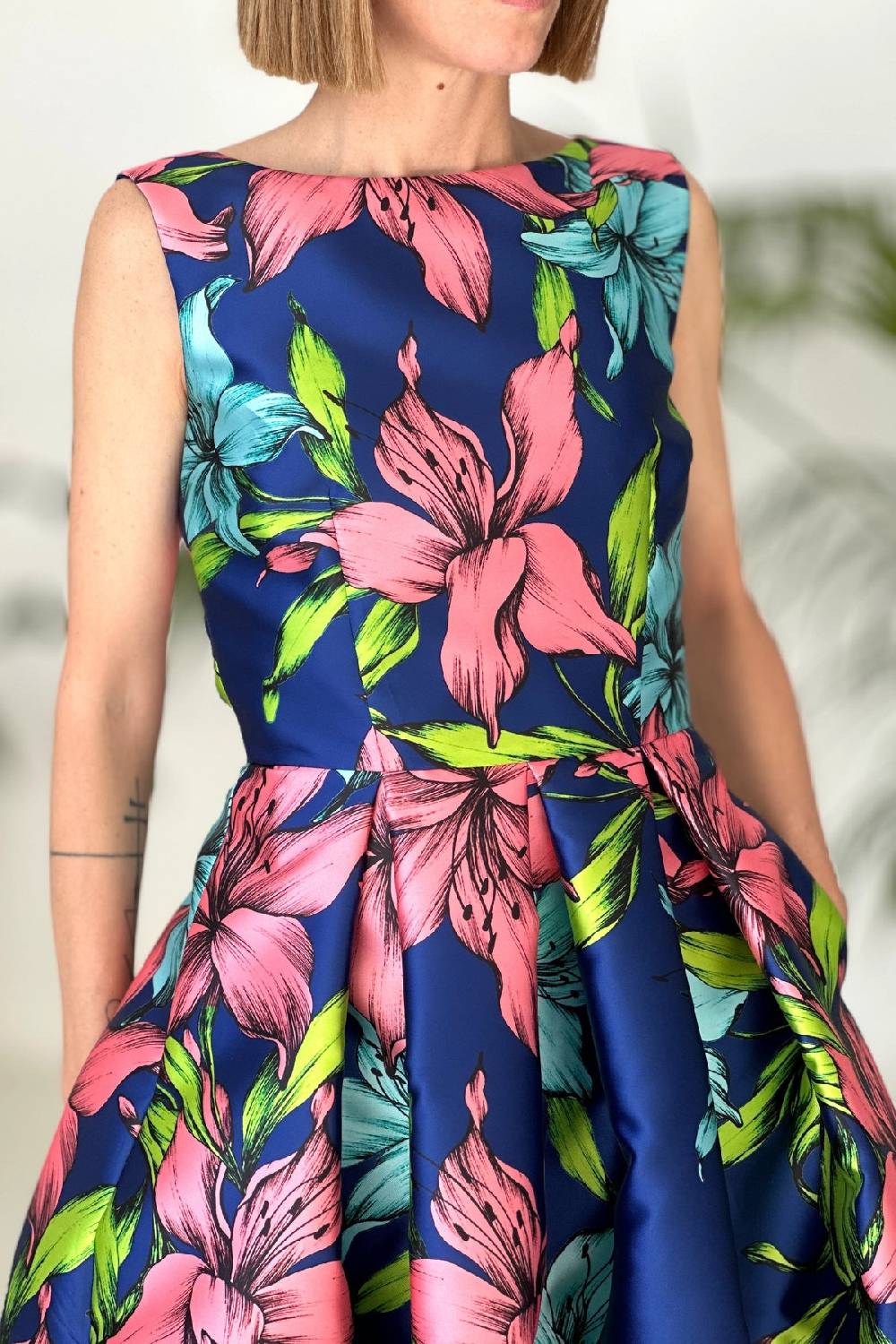 Lunatica Milano Abito Big Flower Blu V Neck Back Promozione Limitata