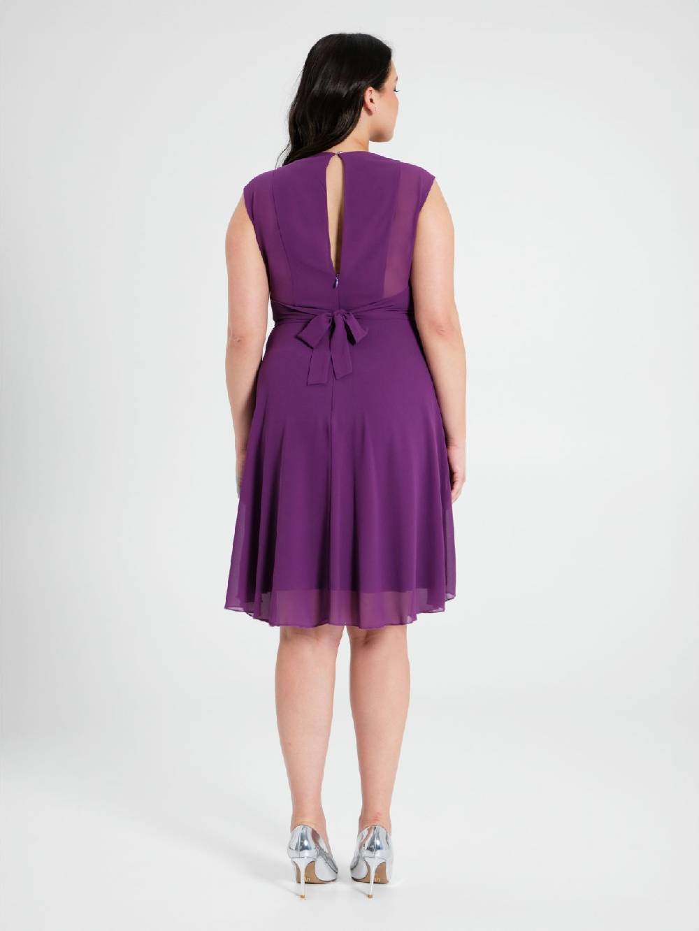 Rinascimento Abito Curvy Viola Melanzana Nuova