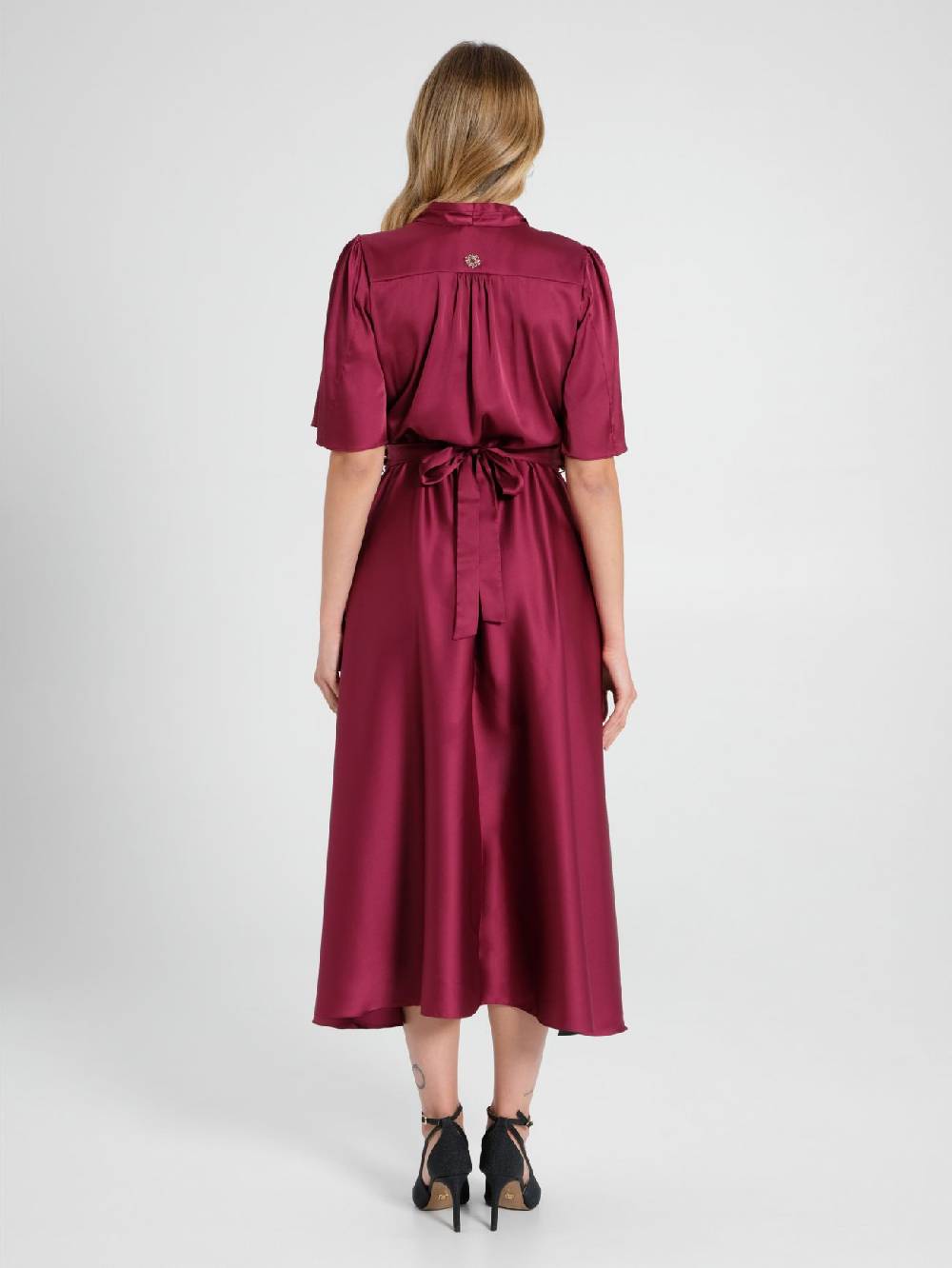 Rinascimento Abito Bordeaux con cinta Petali Latest stili