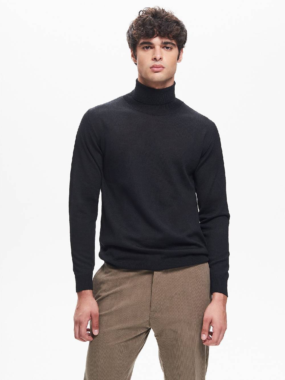 Rinascimento Maglia Dolcevita Uomo Basic Nero QB24 Fino al 50% di sconto