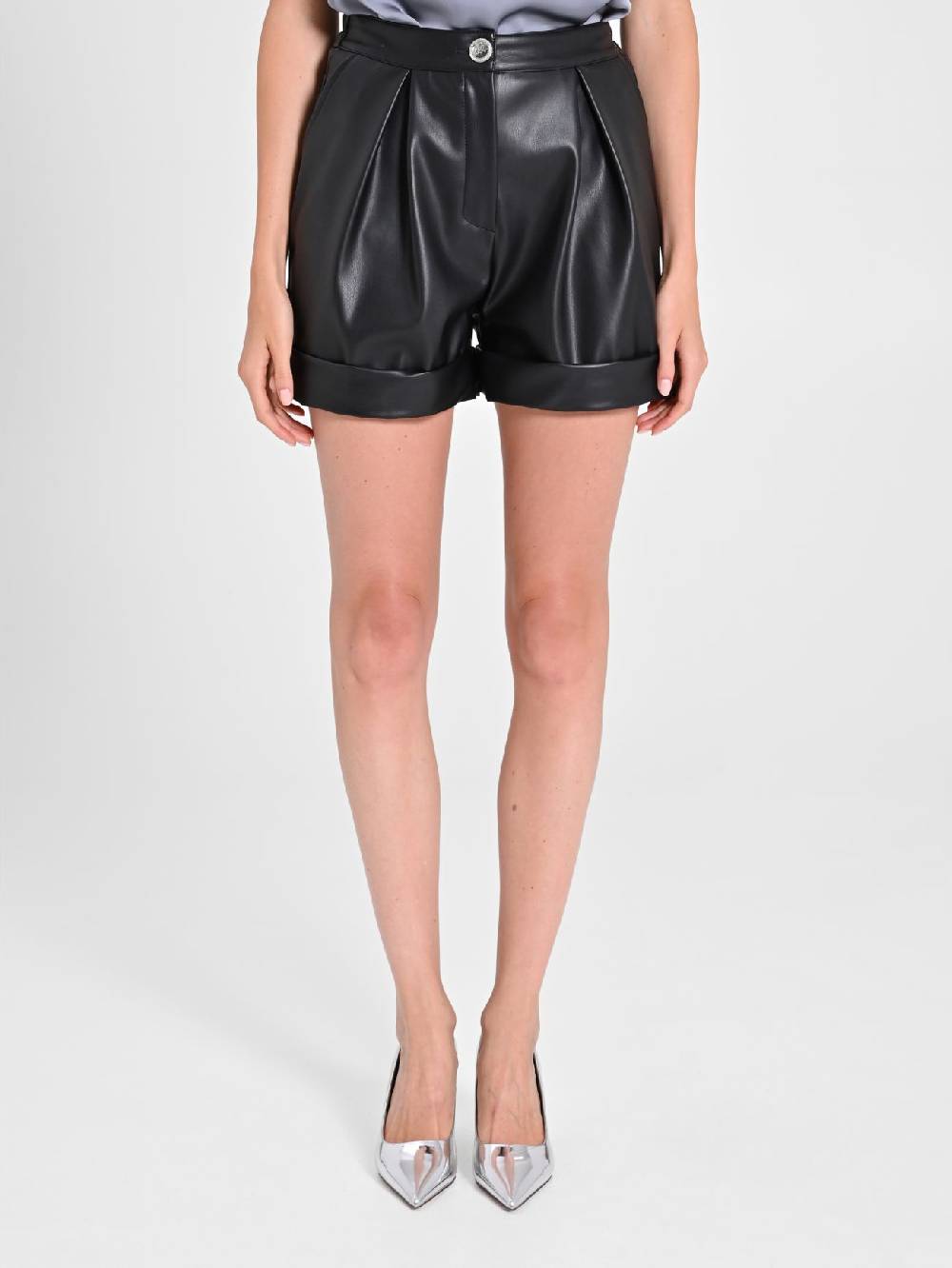 Rinascimento Shorts in simil pelle Offerta