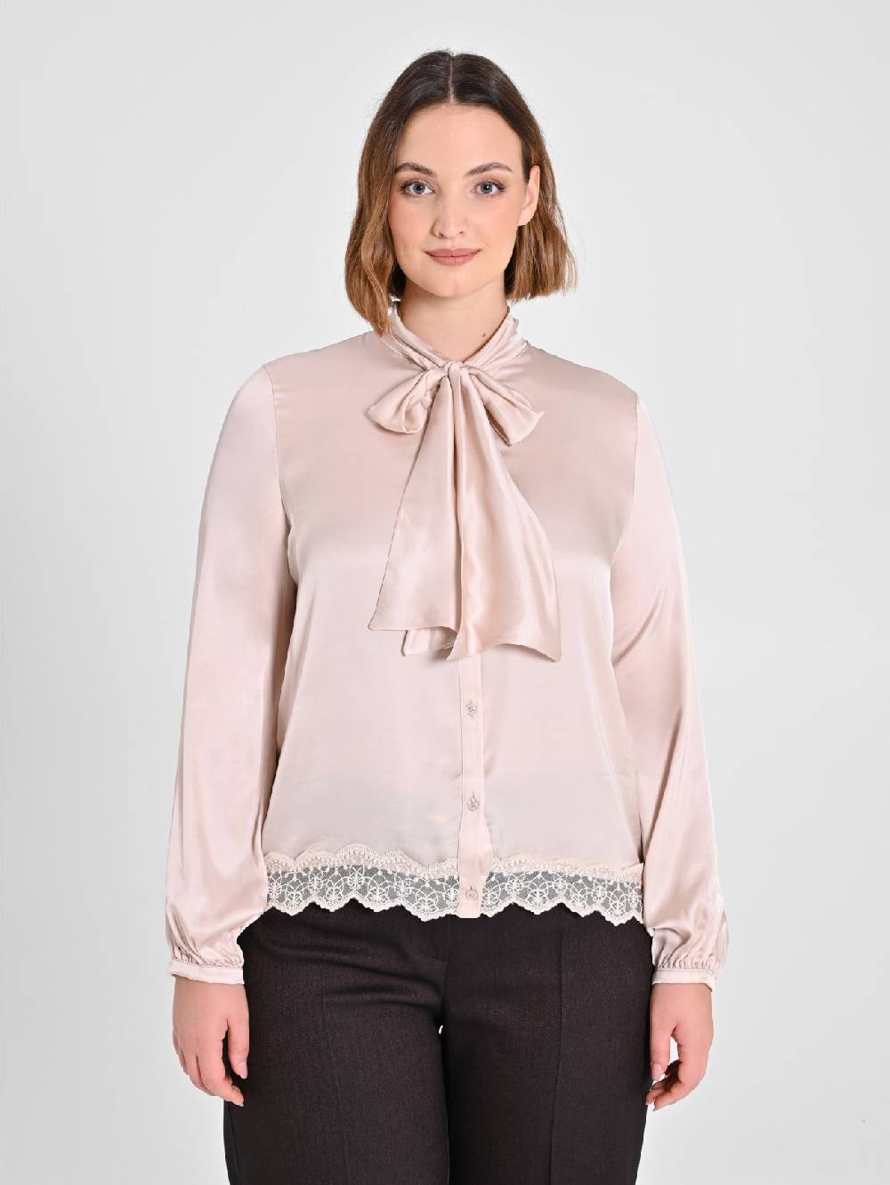 Rinascimento Camicia Curvy Bianca con Fiocco Duty-free