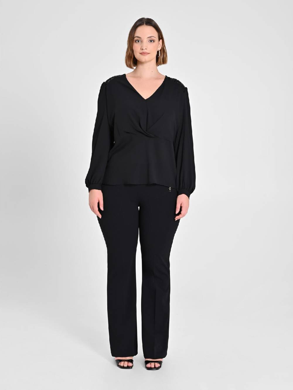 Rinascimento Blusa curvy con dettaglio paillettes Spedizione gratuita