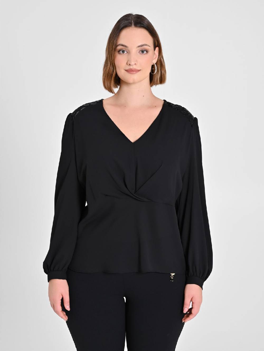 Rinascimento Blusa curvy con dettaglio paillettes Spedizione gratuita