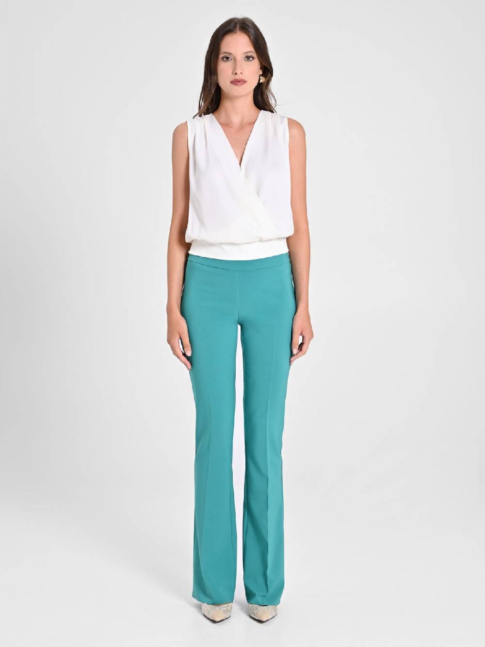 Rinascimento Pantaloni Flared in Tessuto Tecnico Verde Giada Liquidazione
