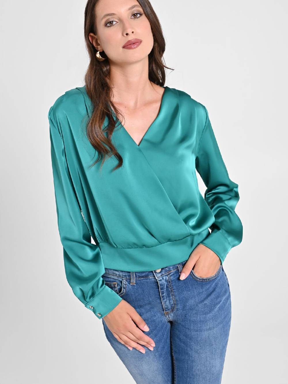Rinascimento Blusa incrociata in Raso Super sconto