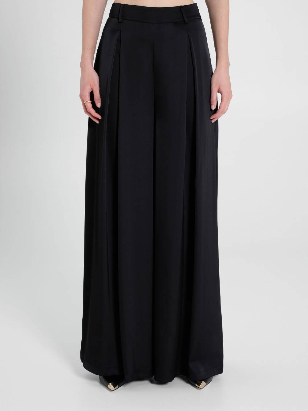 Rinascimento Pantaloni Palazzo in Satin Nero In vendita