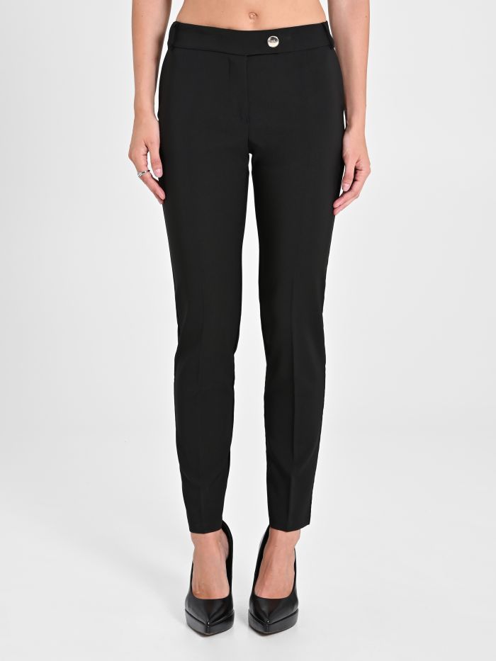 Rinascimento Pantaloni Slim in Tessuto Tecnico Convenienza