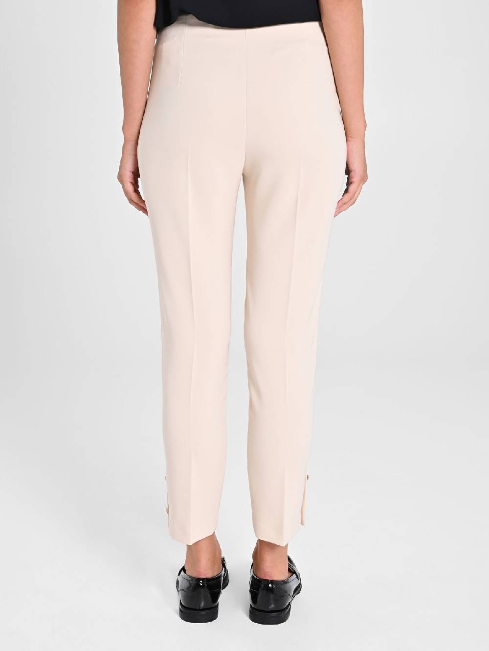 Rinascimento Pantaloni Slim in Tessuto Tecnico Beige Ritorno libero