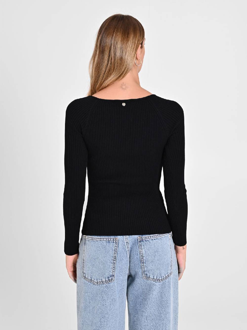 Rinascimento Maglia Nera con Scollo a Cuore I Più Venduti