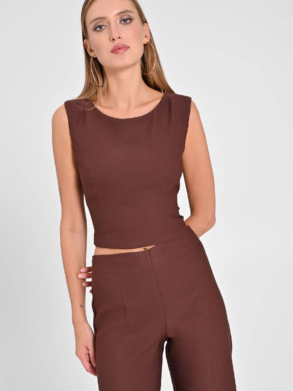 Rinascimento Top in in Envers Satin Marrone Offerta esclusiva